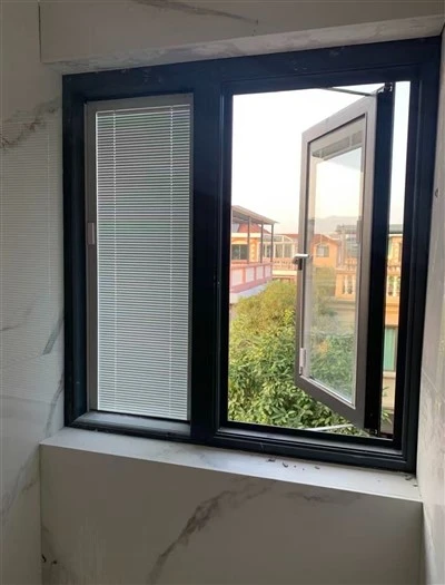 Aluminium Louvre Window