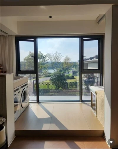 Commercial Aluminum Casement Windows